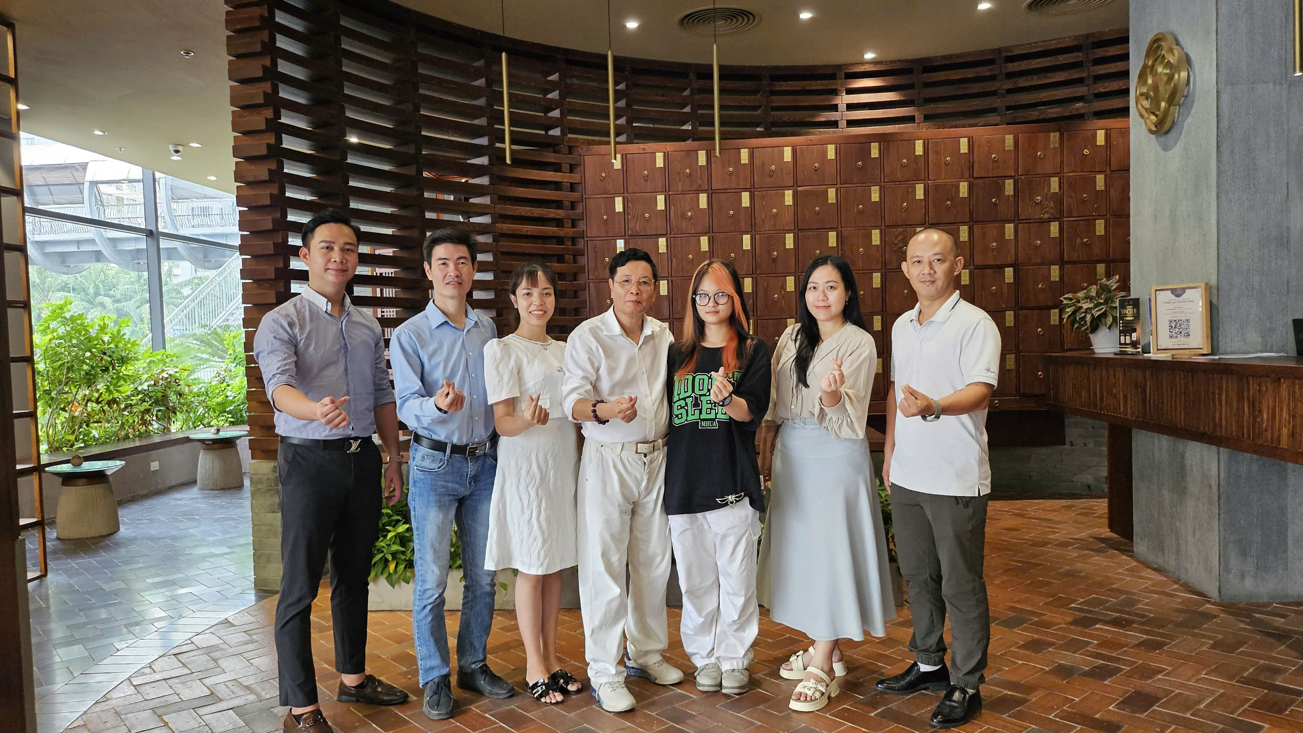 công ty cổ phần thương mại Verna