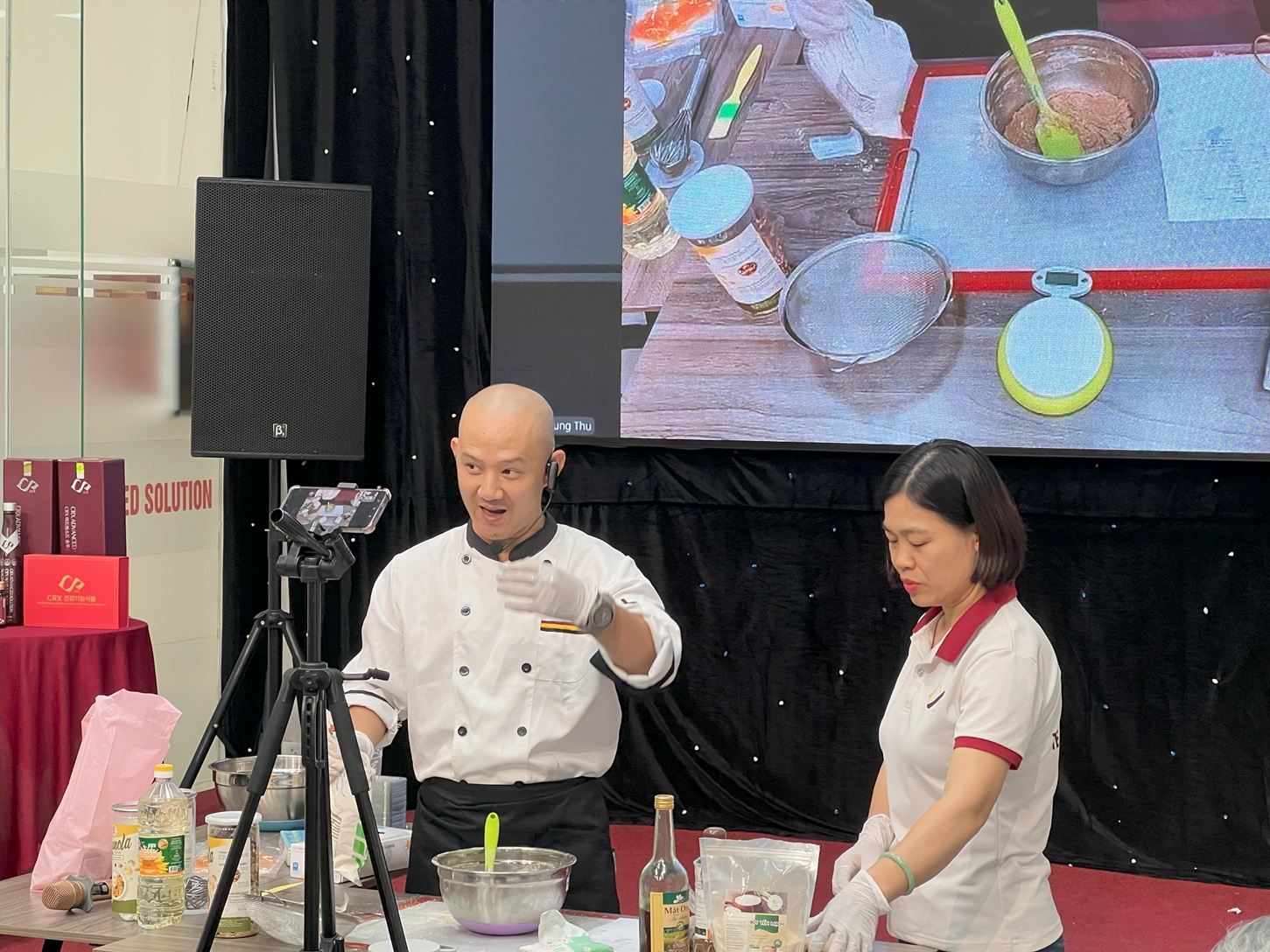 Verna tổ chức workshop “Làm bánh trung thu healthy” cùng Công ty CRX tại Hà Nội