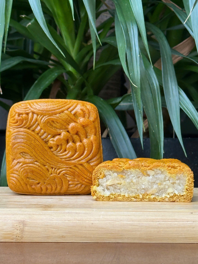 Bánh trung thu Healthy Dừa Hoàng Kim